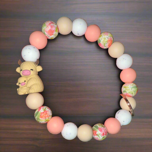 Cream Highland Cow Wristlet | Silicone Bead Wristlet | Bracelet Keychain | Beaded Keychain | Christmas Gift | Birthday Gift | Key Ring
